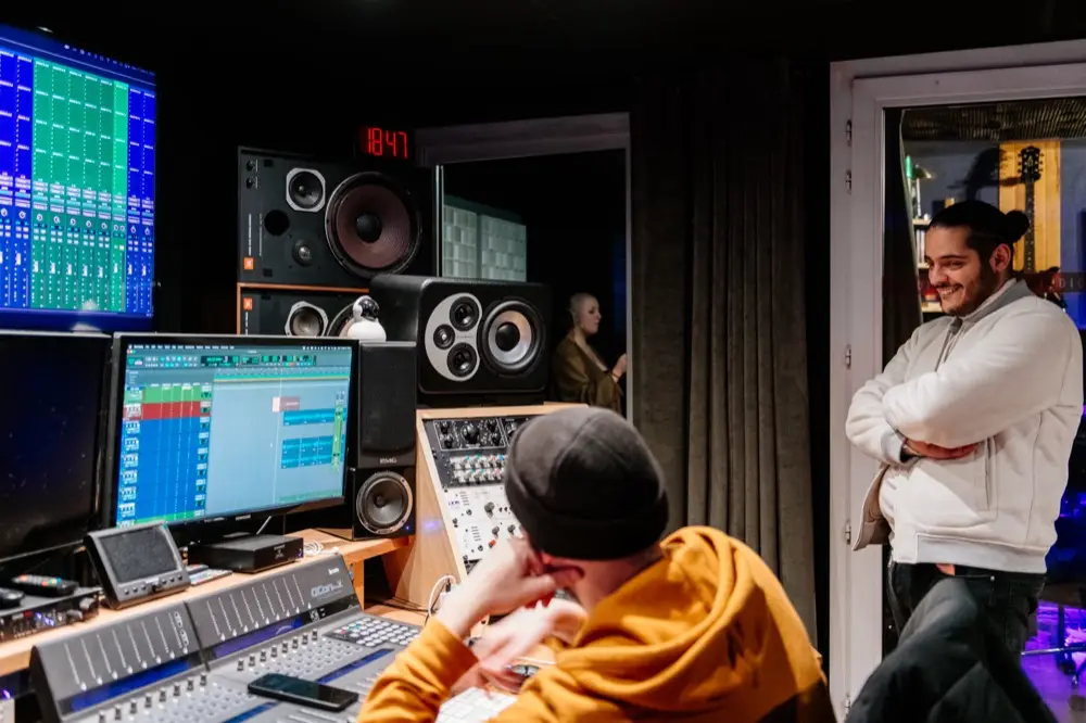 Séance au studio Studhom.